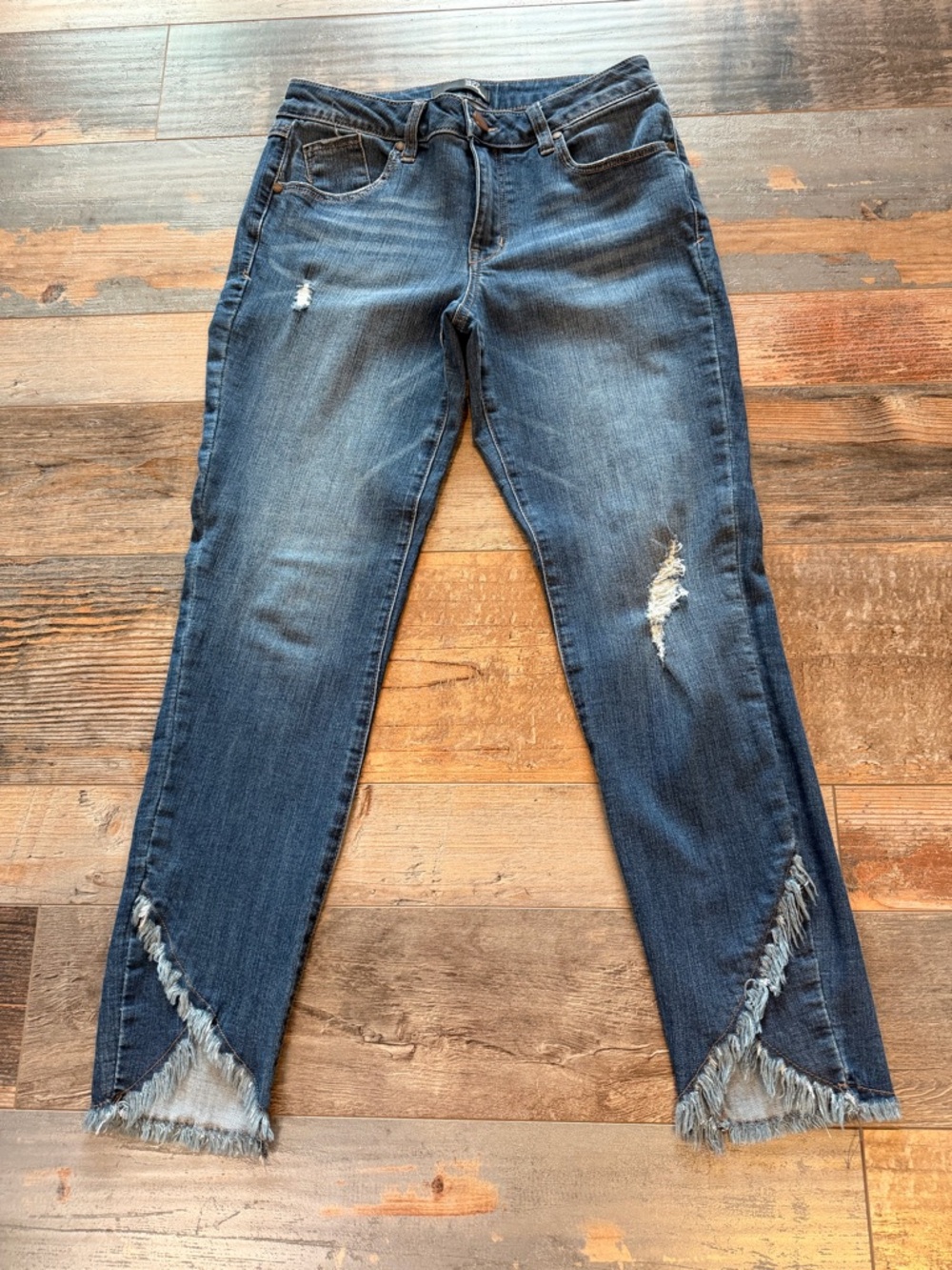 Women’s 1822 Distressed Dark Blue Jeans